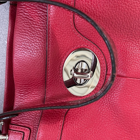 Coach red leather turn lock tote bag ! - Picture 6 of 10